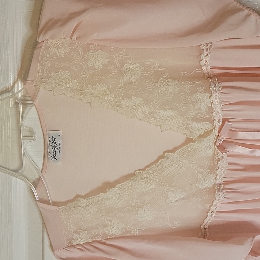 Vanity Fair Large Pink Nightgown Ivory Lace Short Sleeve Flowy - Picture 2 of 5
